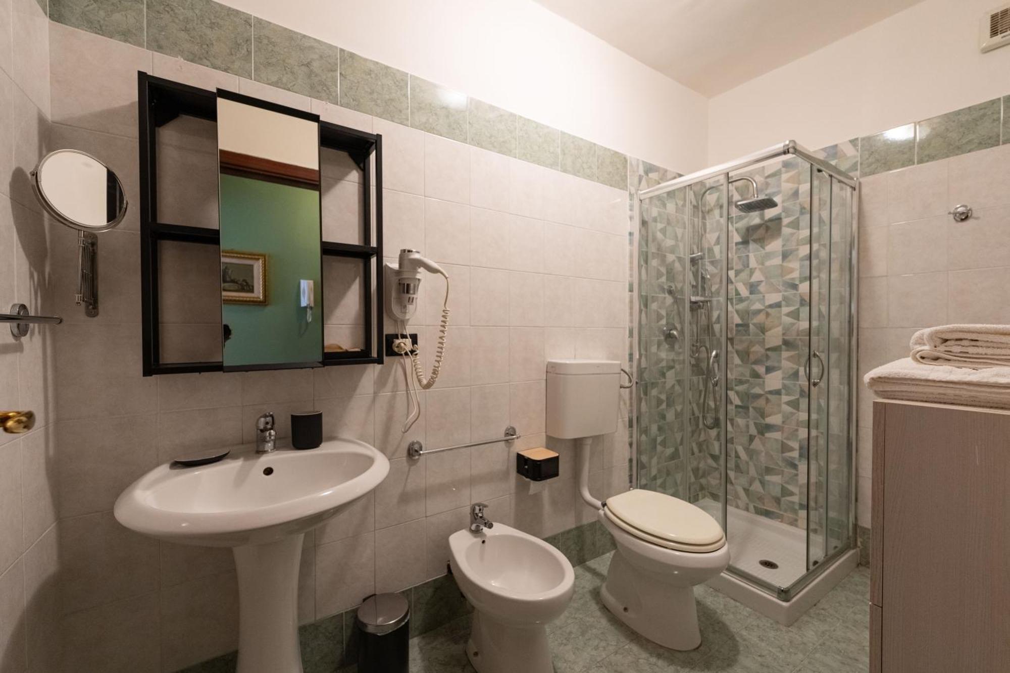 Kalamarina Rooms Palermo Luaran gambar